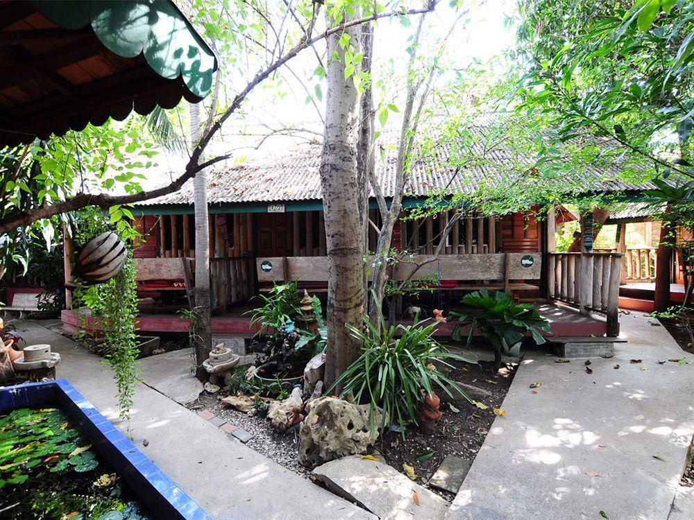 Sukhothai Guest House Extérieur photo